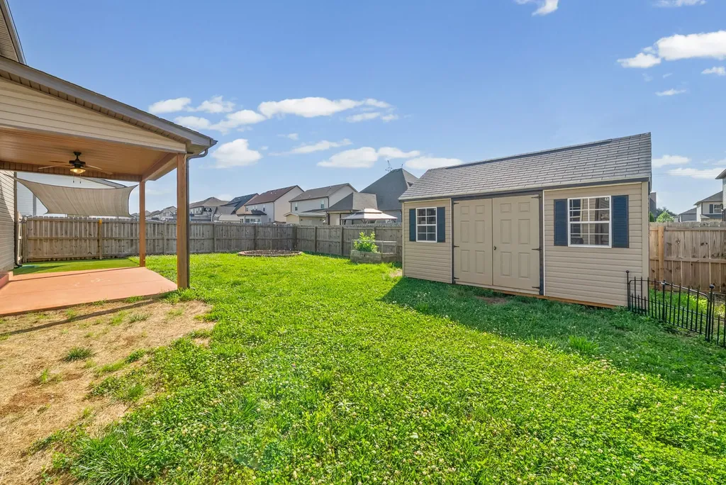 1483 Kingbird Drive Clarksville TN 37040