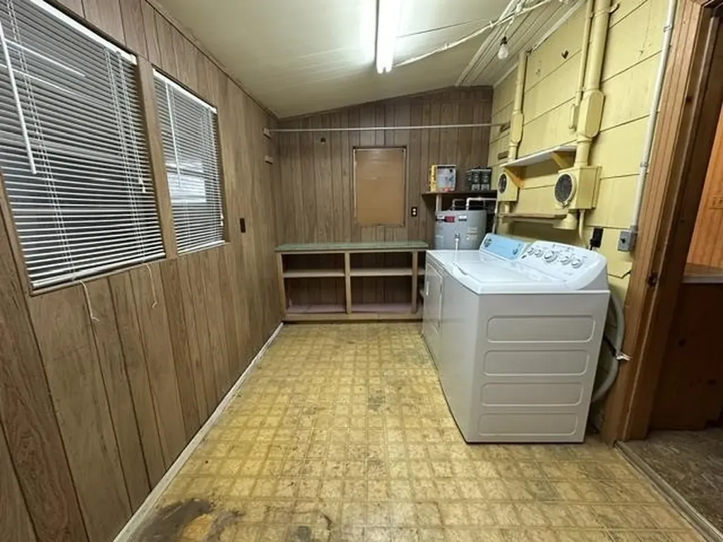 19405 Highway 69 Savannah TN 38372