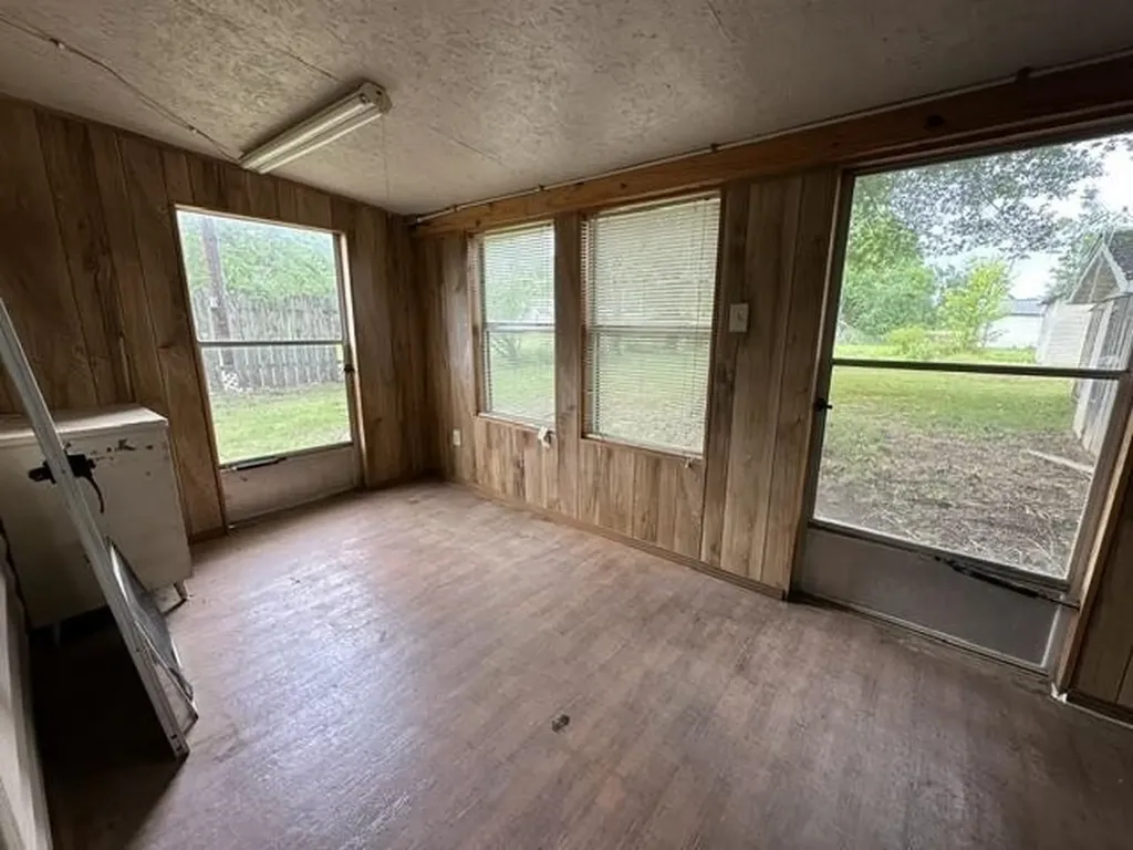 19405 Highway 69 Savannah TN 38372