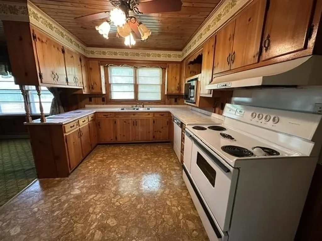 19405 Highway 69 Savannah TN 38372