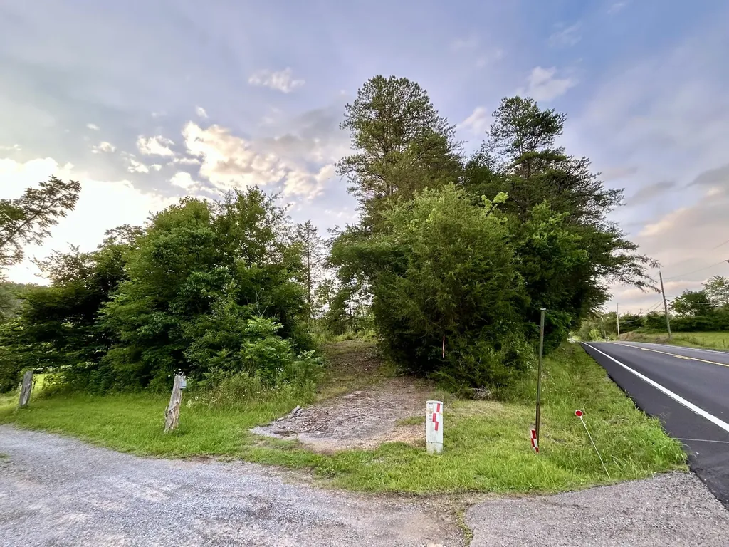 2 Parksville Road Benton TN 37307