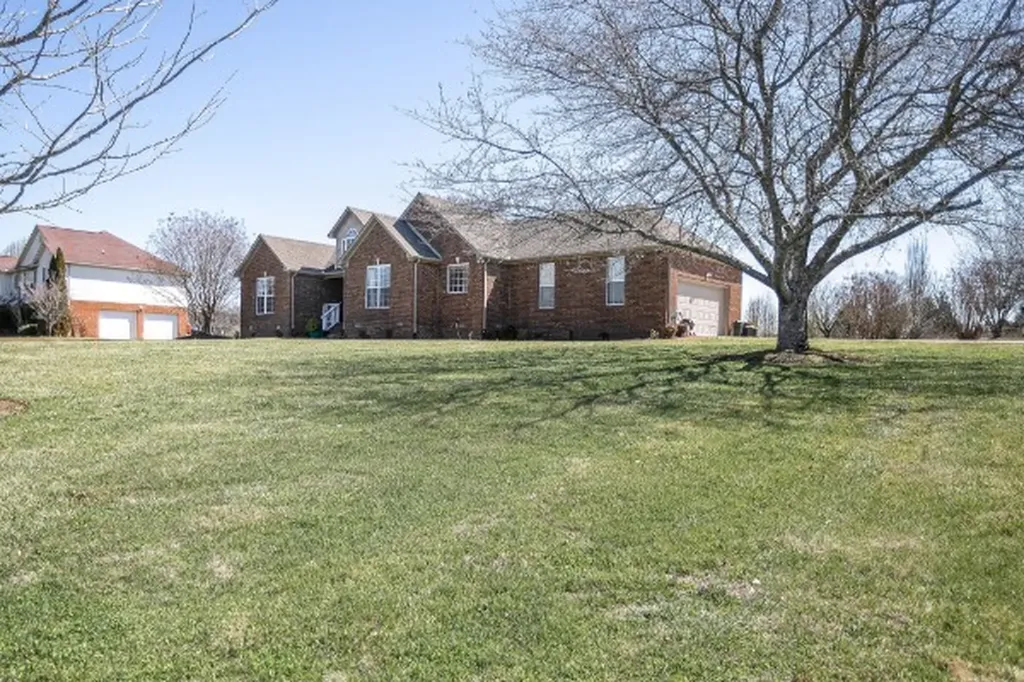 817 Rands Way Columbia TN 38401