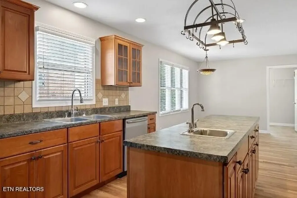 1325 Bridle Cookeville TN 38501