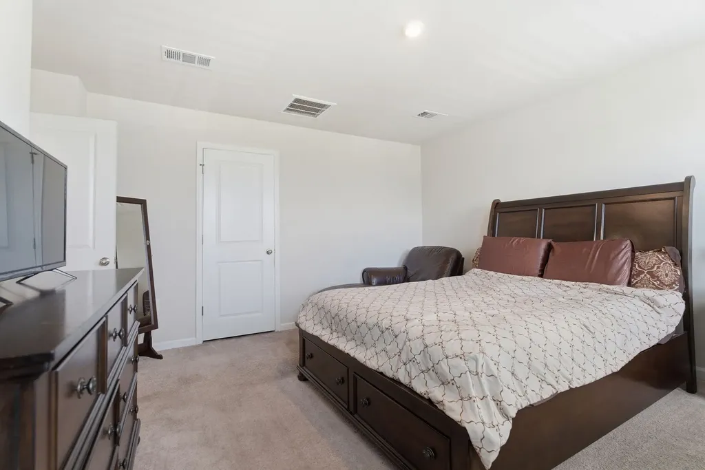 5742 Stardive Way Christiana TN 37037