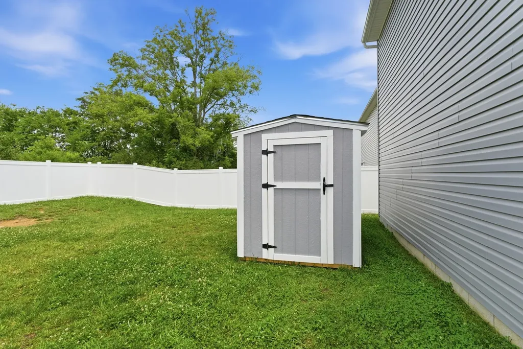 5742 Stardive Way Christiana TN 37037
