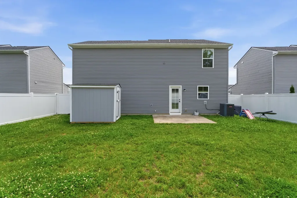 5742 Stardive Way Christiana TN 37037