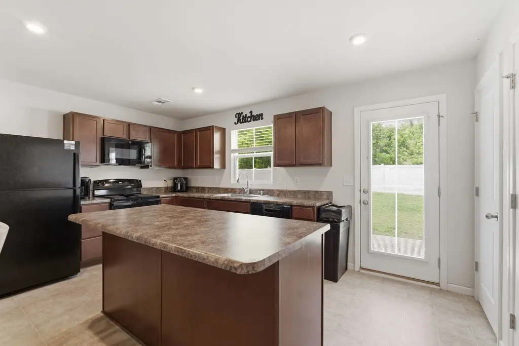 5742 Stardive Way Christiana TN 37037
