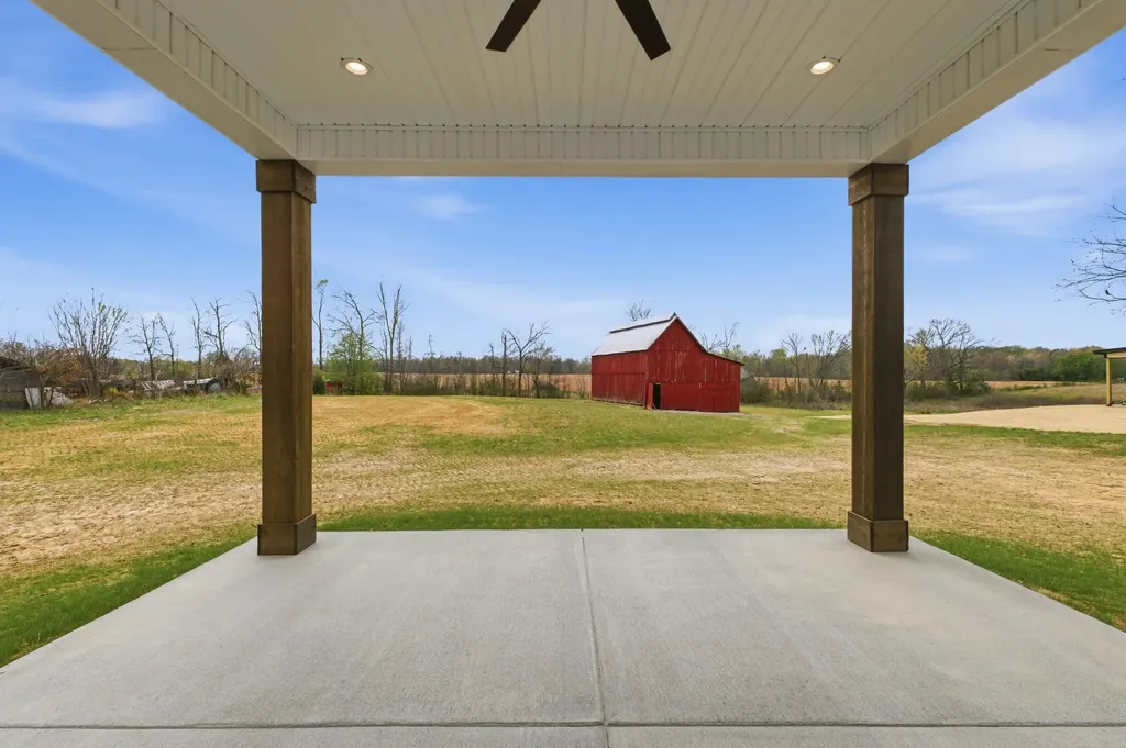 4323 South Garrett Springfield TN 37172