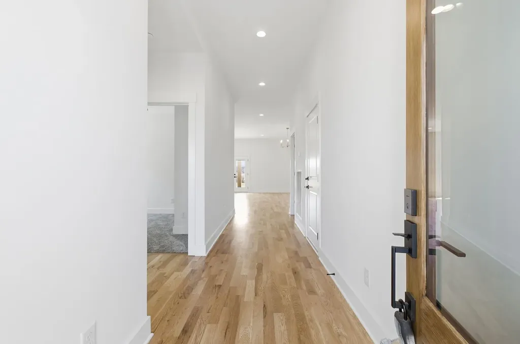 4323 South Garrett Springfield TN 37172