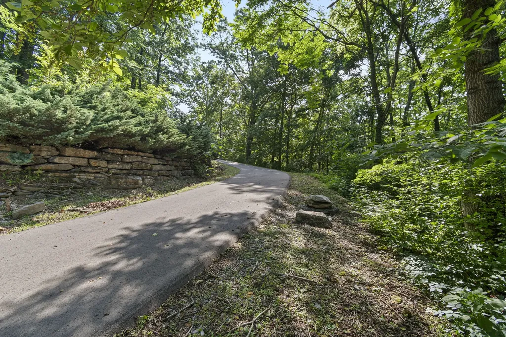 661 Hunters Trail Nashville TN 37209