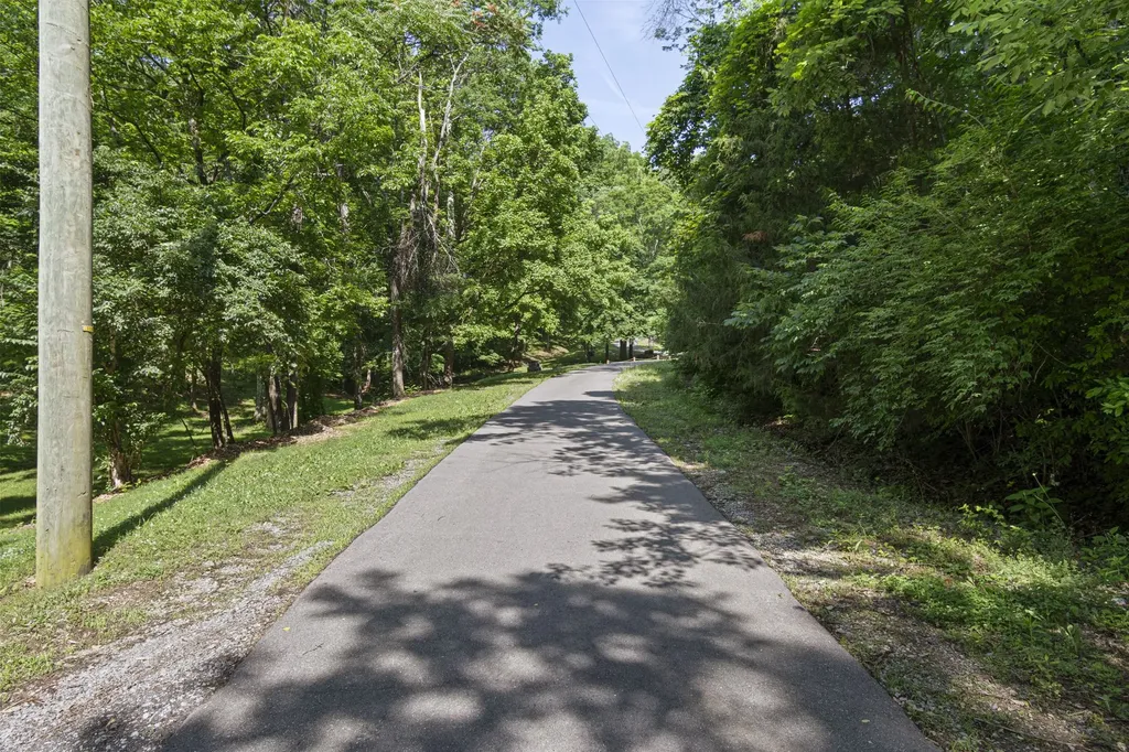 661 Hunters Trail Nashville TN 37209