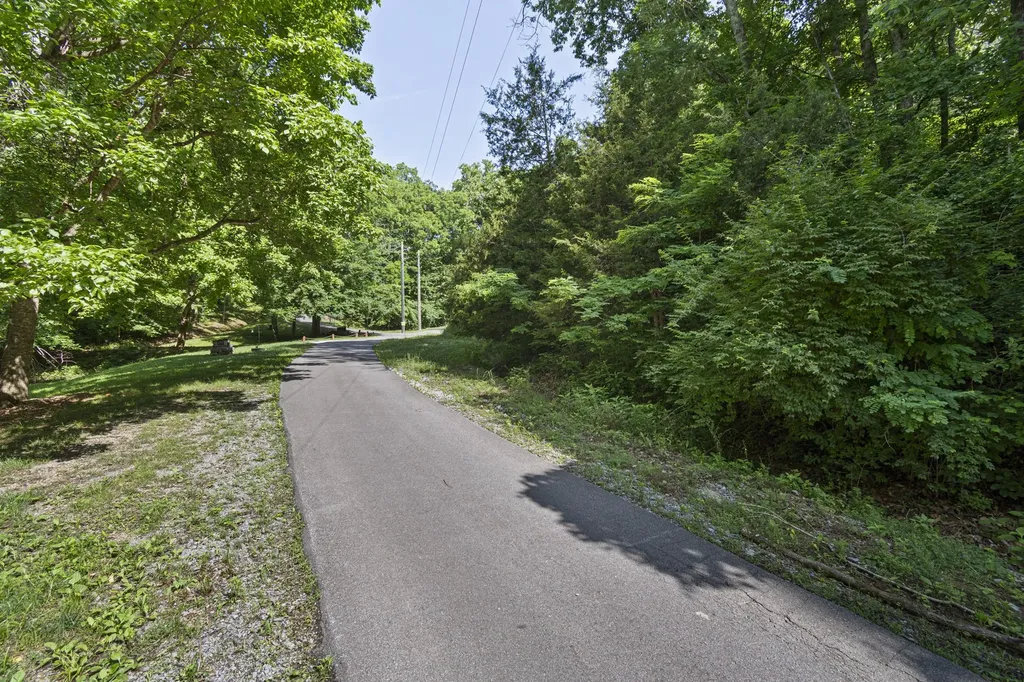 661 Hunters Trail Nashville TN 37209
