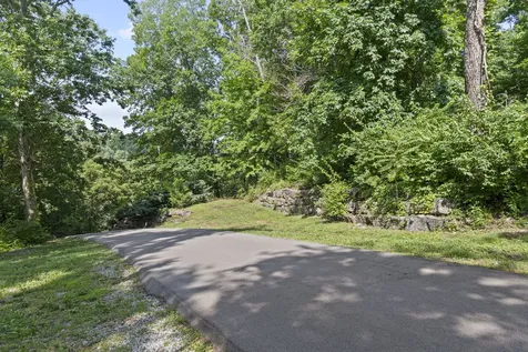 661 Hunters Trail Nashville TN 37209