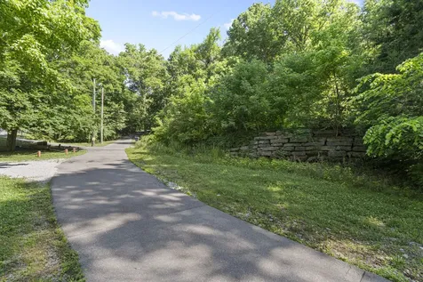 661 Hunters Trail Nashville TN 37209