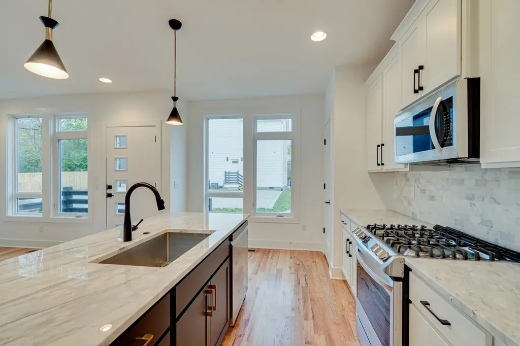 61B Cannon Street Nashville TN 37210