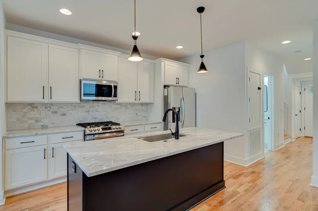 61B Cannon Street Nashville TN 37210