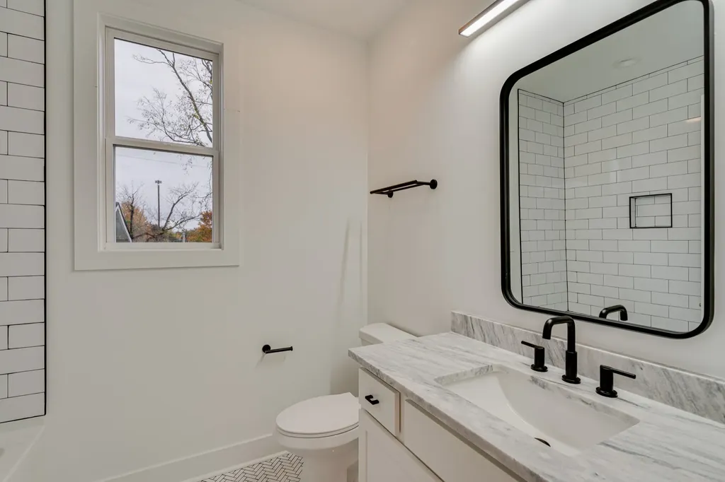 61B Cannon Street Nashville TN 37210