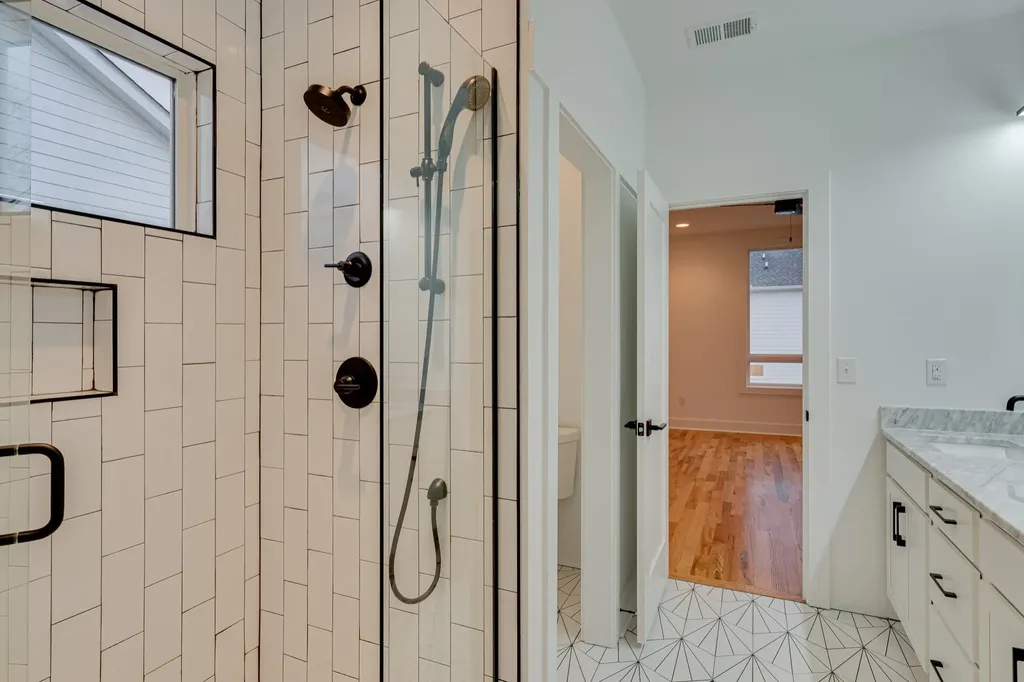 61B Cannon Street Nashville TN 37210
