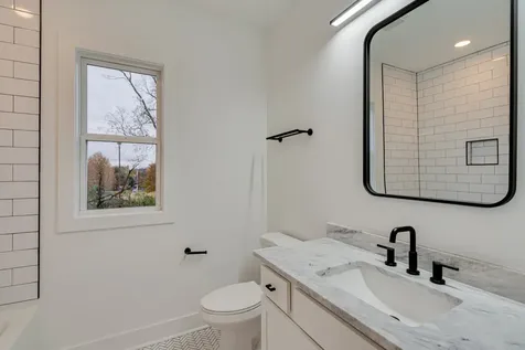61B Cannon Street Nashville TN 37210