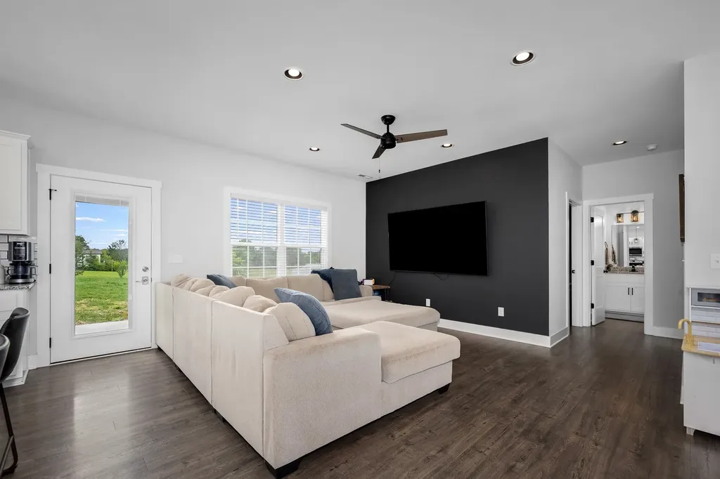 148 Oak Tree Drive Mcminnville TN 37110