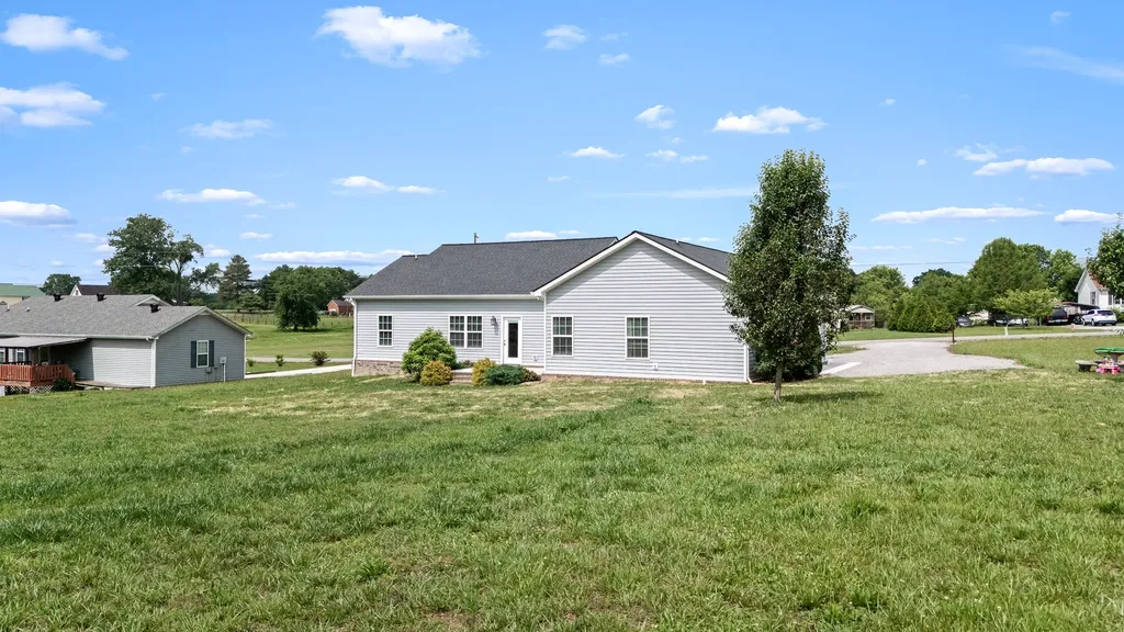 148 Oak Tree Drive Mcminnville TN 37110