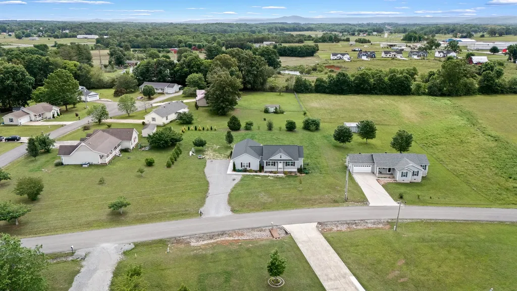 148 Oak Tree Drive Mcminnville TN 37110