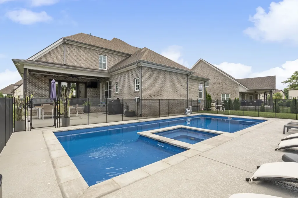 2057 Autumn Ridge Way Spring Hill TN 37174