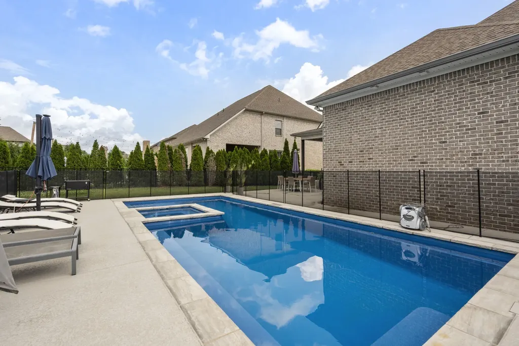 2057 Autumn Ridge Way Spring Hill TN 37174
