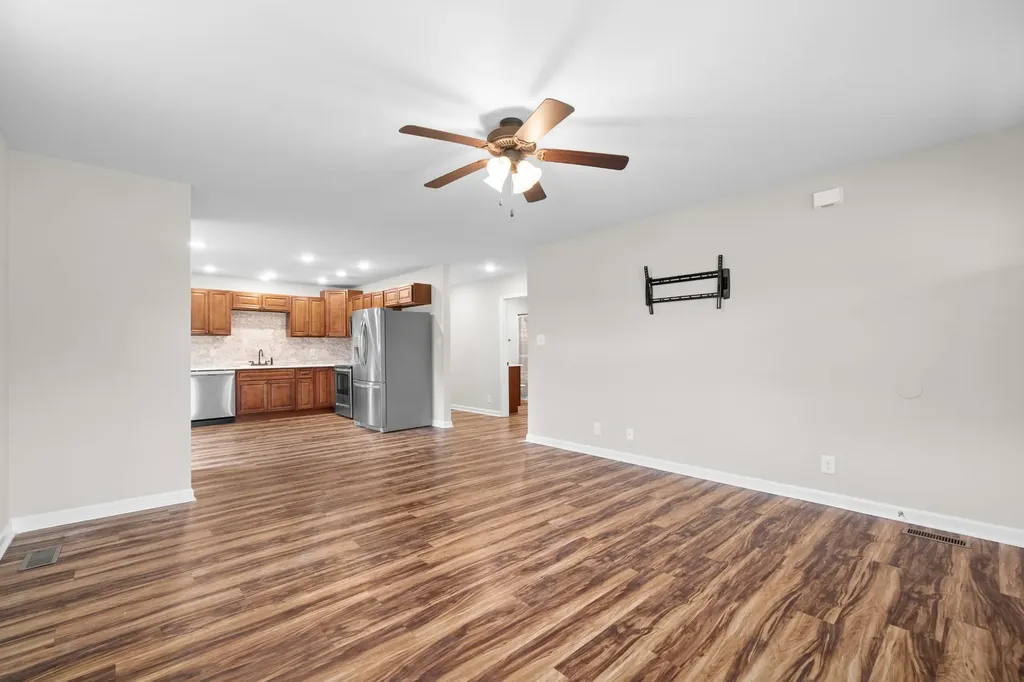 1709 Evans Road Clarksville TN 37042