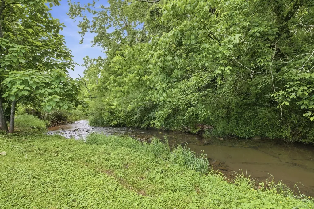 2907 Dodson Gap Road Culleoka TN 38451