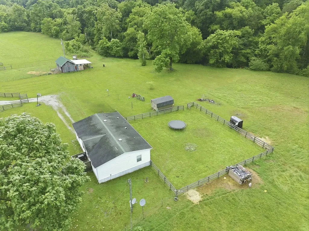 2907 Dodson Gap Road Culleoka TN 38451