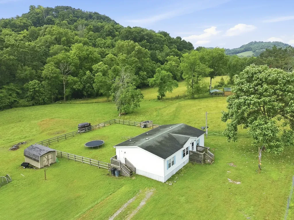 2907 Dodson Gap Road Culleoka TN 38451