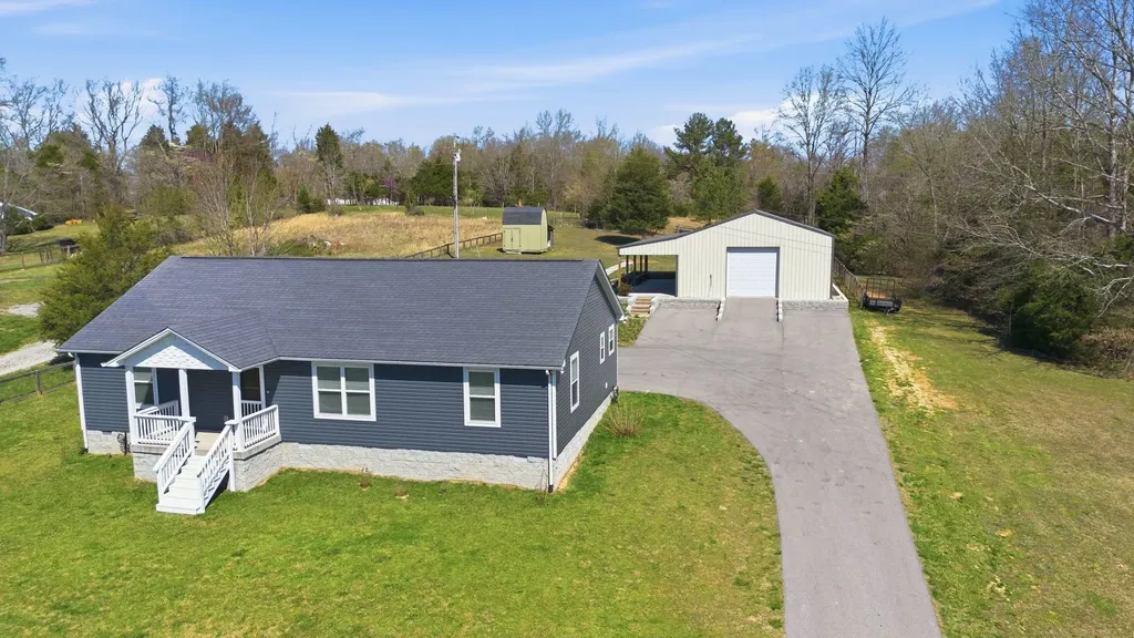 1041 Twin Creek Road Charlotte TN 37036
