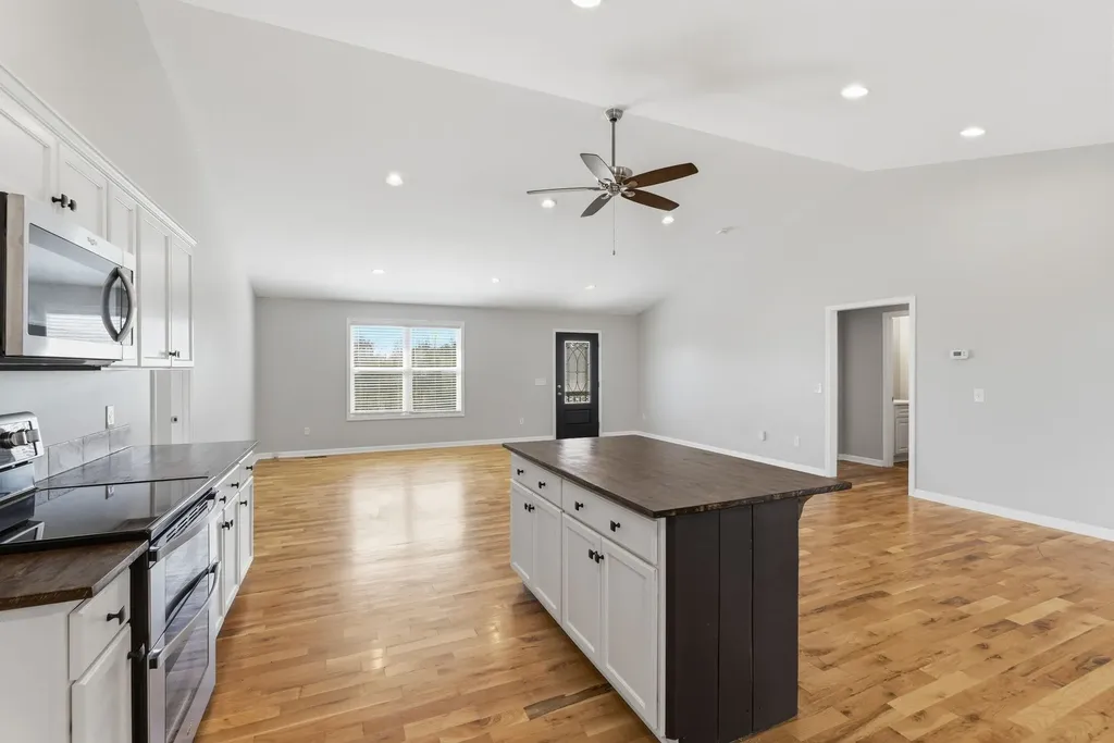1041 Twin Creek Road Charlotte TN 37036