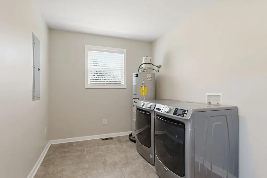 1041 Twin Creek Road Charlotte TN 37036