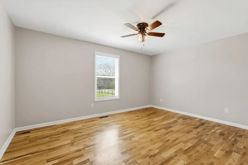 1041 Twin Creek Road Charlotte TN 37036
