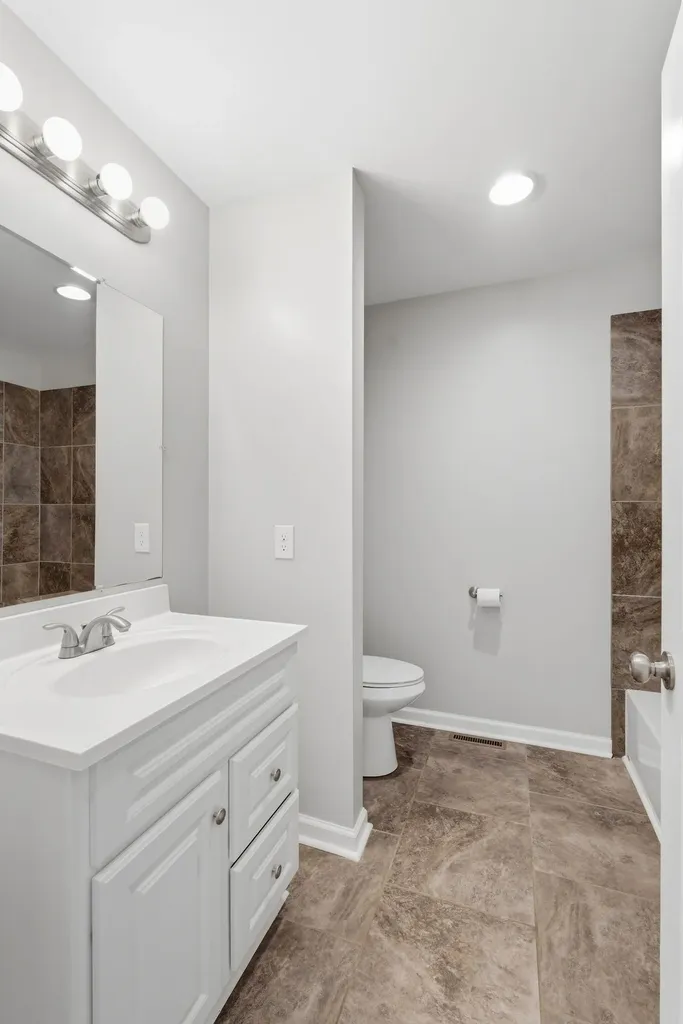 1041 Twin Creek Road Charlotte TN 37036