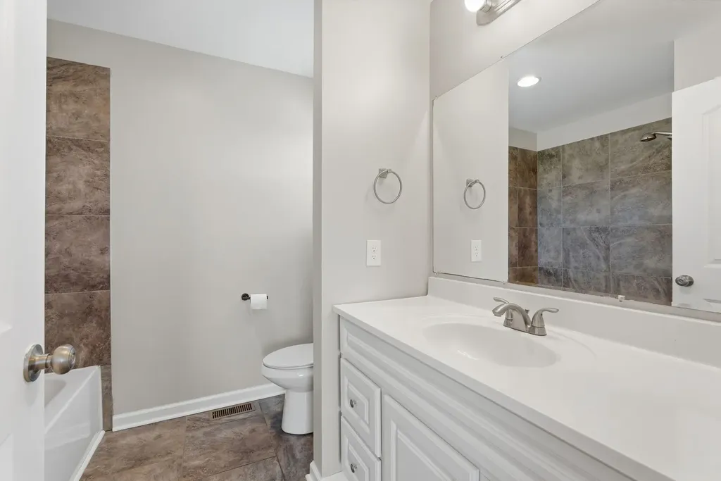 1041 Twin Creek Road Charlotte TN 37036