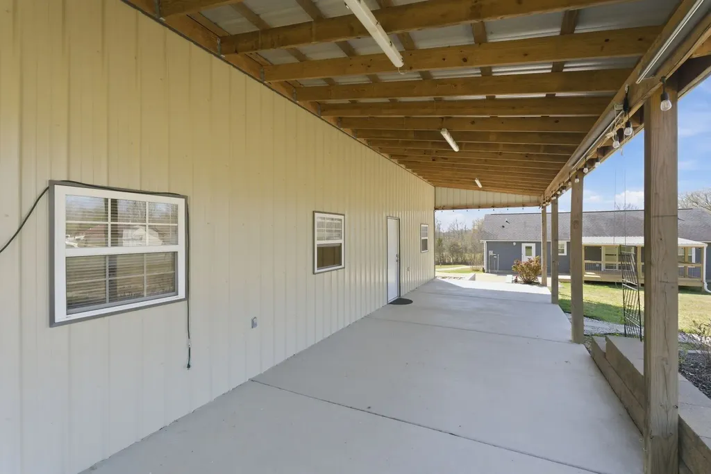 1041 Twin Creek Road Charlotte TN 37036