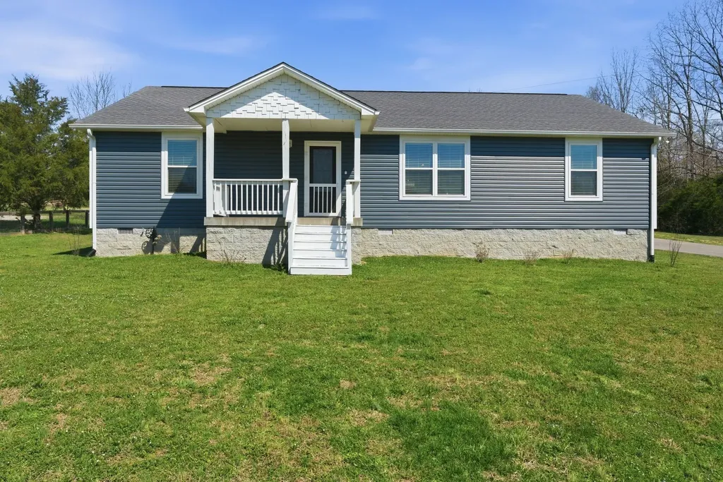 1041 Twin Creek Road Charlotte TN 37036
