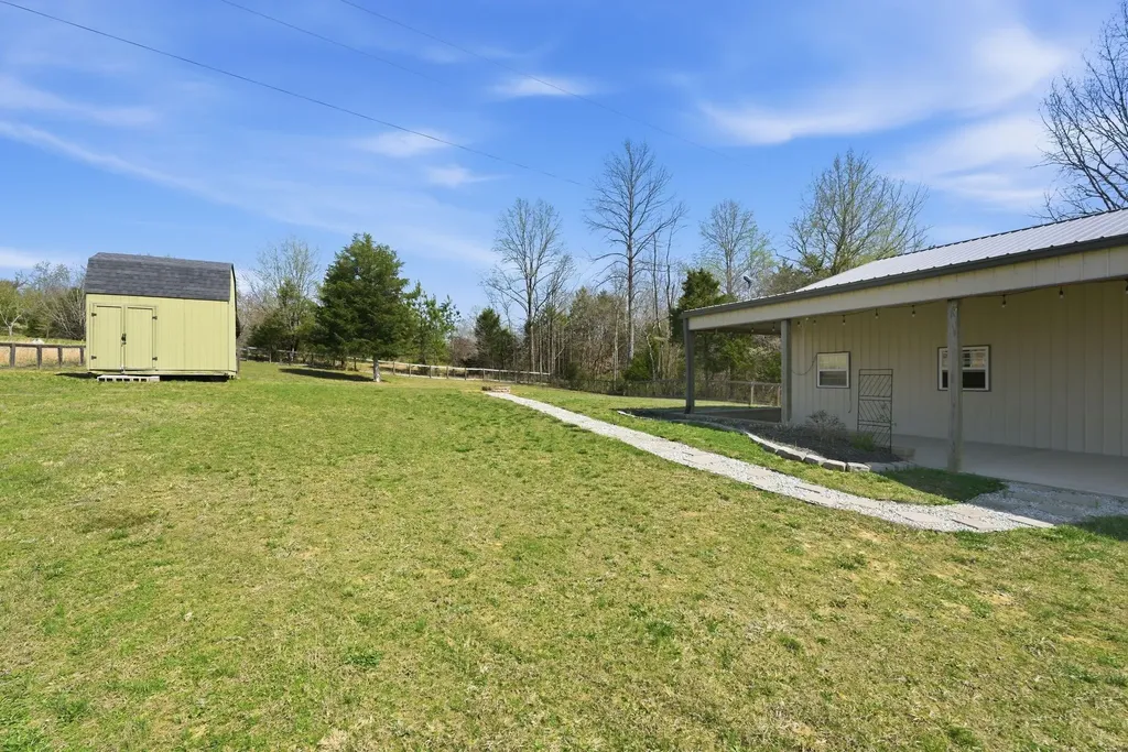 1041 Twin Creek Road Charlotte TN 37036