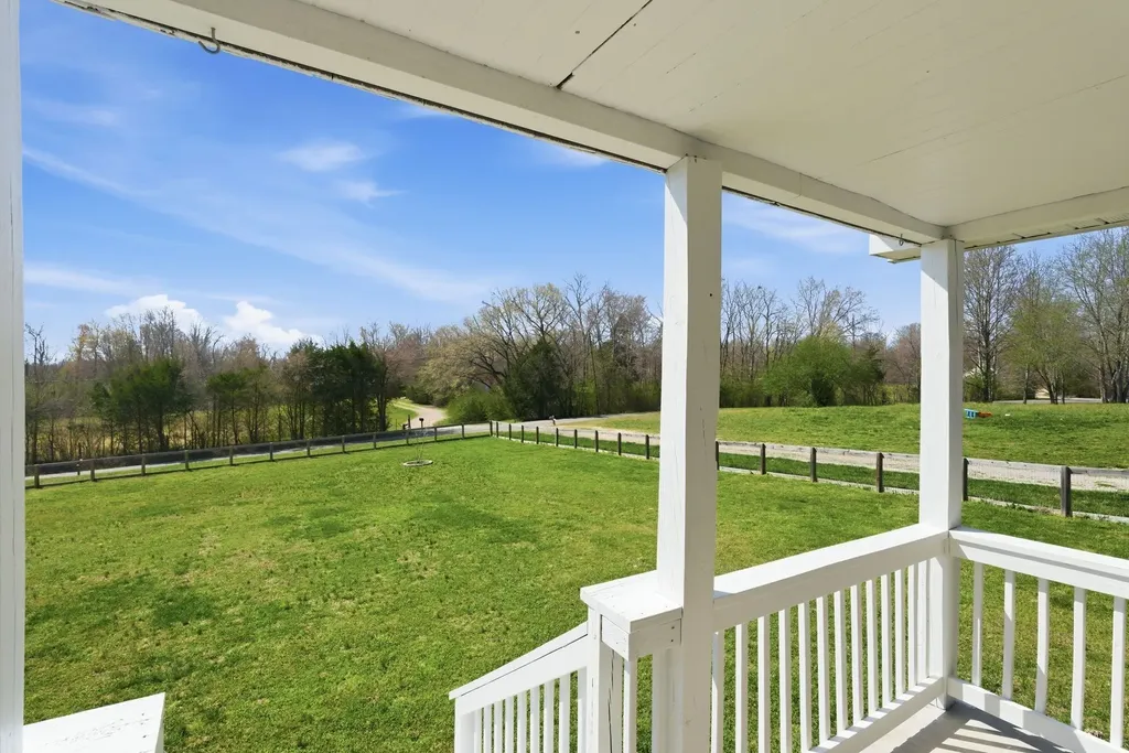 1041 Twin Creek Road Charlotte TN 37036