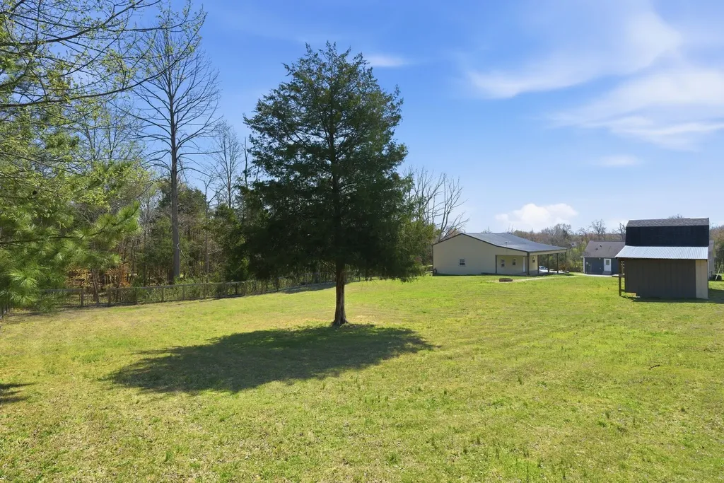 1041 Twin Creek Road Charlotte TN 37036