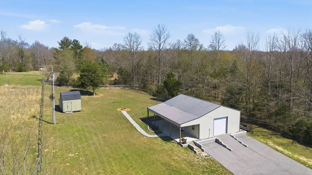 1041 Twin Creek Road Charlotte TN 37036