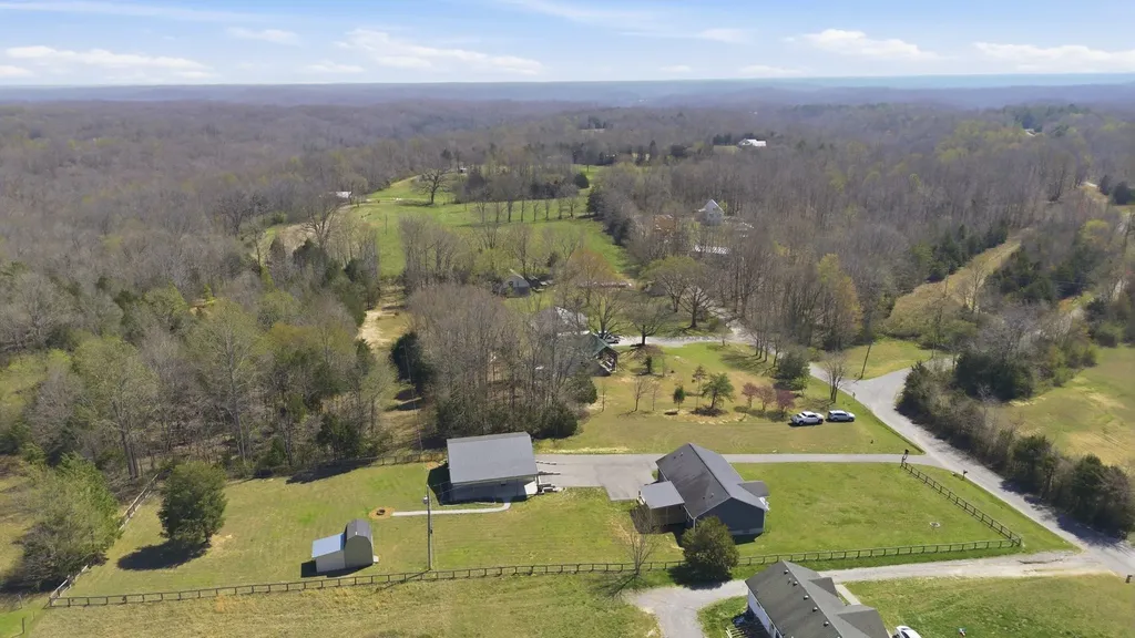 1041 Twin Creek Road Charlotte TN 37036