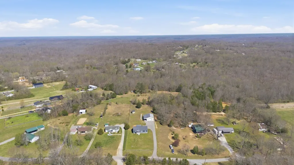 1041 Twin Creek Road Charlotte TN 37036