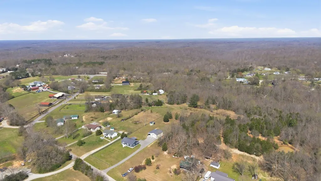 1041 Twin Creek Road Charlotte TN 37036