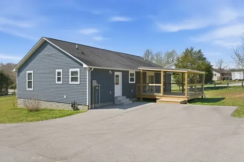 1041 Twin Creek Road Charlotte TN 37036