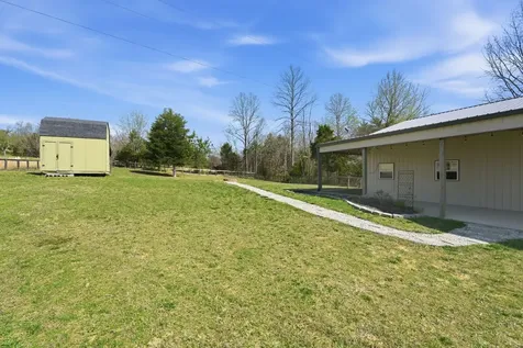 1041 Twin Creek Road Charlotte TN 37036