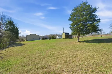 1041 Twin Creek Road Charlotte TN 37036